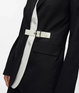 Blazer à revers contrastés et ceinture