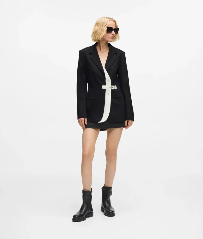 Blazer à revers contrastés et ceinture