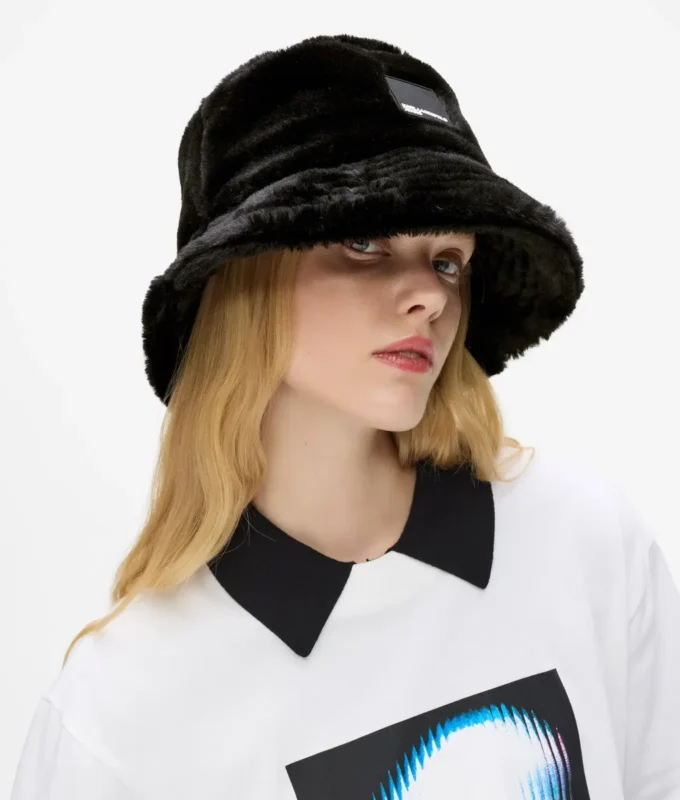 Bonnet en fausse fourrure