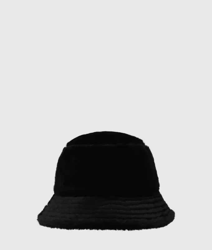 Bonnet en fausse fourrure