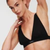 BRASSIÈRE PLONGEANTE ESSENTIELLE AVEC LOGO BRASSIÈRE PLONGEANTE ESSENTIELLE AVEC LOGO