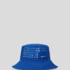Casquette plate avec logo tissé
