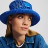 Casquette plate avec logo tissé
