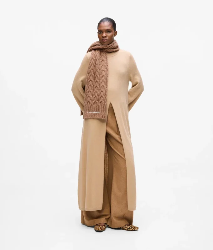 Écharpe en maille torsadée Écharpe en maille torsadée