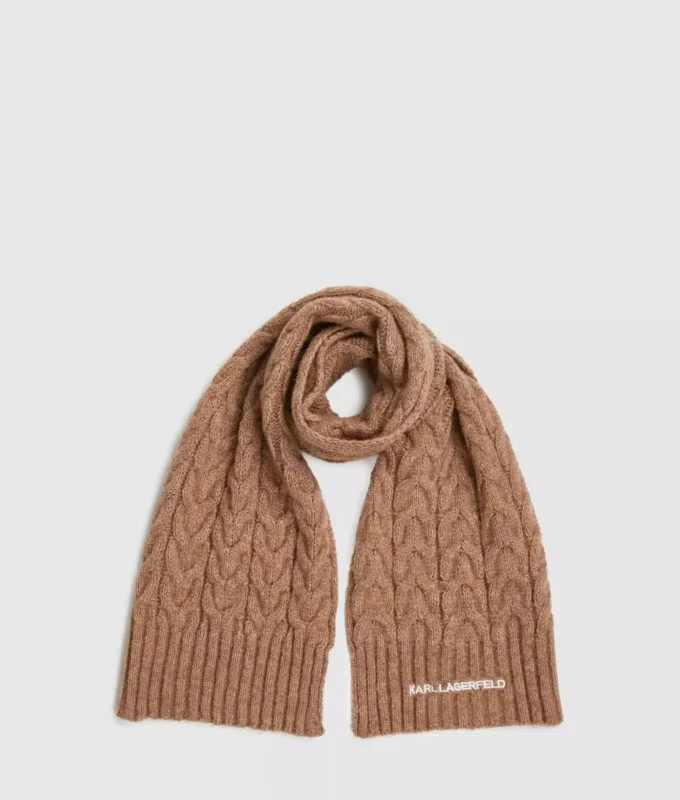 Écharpe en maille torsadée Écharpe en maille torsadée