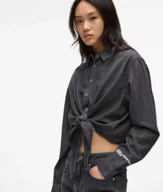 Chemise en denim à nouer sur le devant Chemise en denim à nouer sur le devant