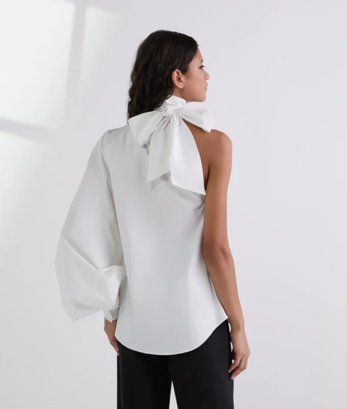 CHEMISE À MANCHE UNIQUE AVEC NOEUD CHEMISE À MANCHE UNIQUE AVEC NOEUD