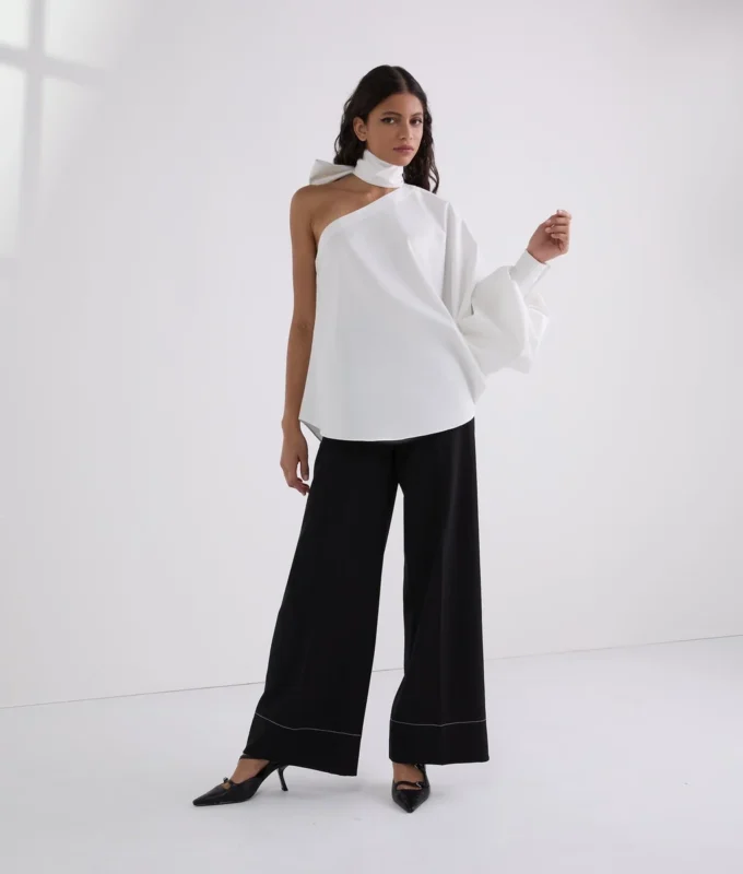 CHEMISE À MANCHE UNIQUE AVEC NOEUD CHEMISE À MANCHE UNIQUE AVEC NOEUD
