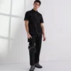 CHEMISE À MANCHES COURTES ET COUTURES CONTRASTÉES