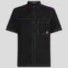 CHEMISE À MANCHES COURTES ET COUTURES CONTRASTÉES