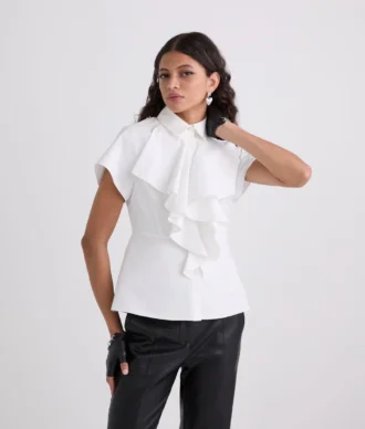 CHEMISE À MANCHES COURTES ET VOLANTS
