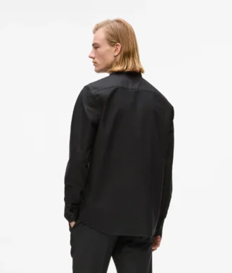 Chemise noire classique