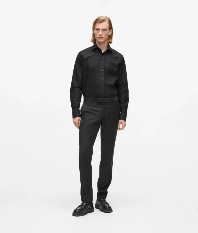 Chemise noire classique Chemise noire classique