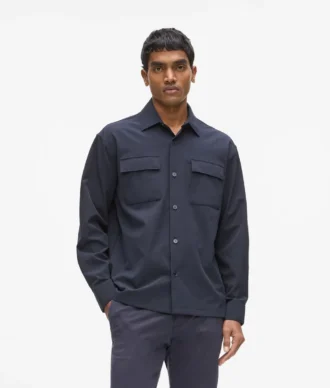 Chemise à poche plaquée