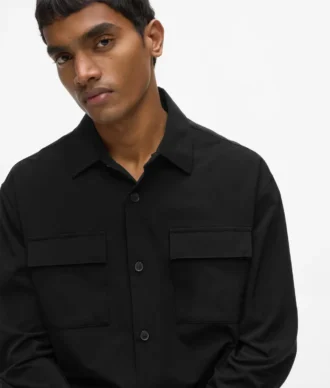 Chemise à poche poitrine