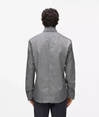 Chemise à poignets en biais