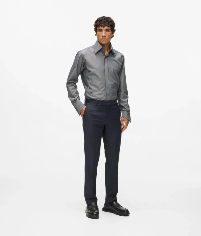 Chemise à poignets en biais Chemise à poignets en biais