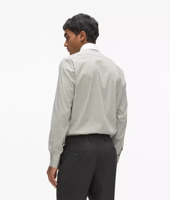 Chemise à rayures et col contrasté
