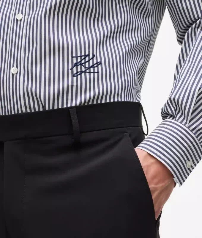 Chemise à rayures et col contrasté