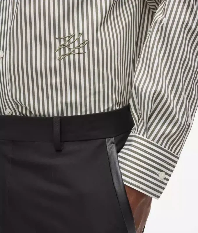 Chemise à rayures et col contrasté