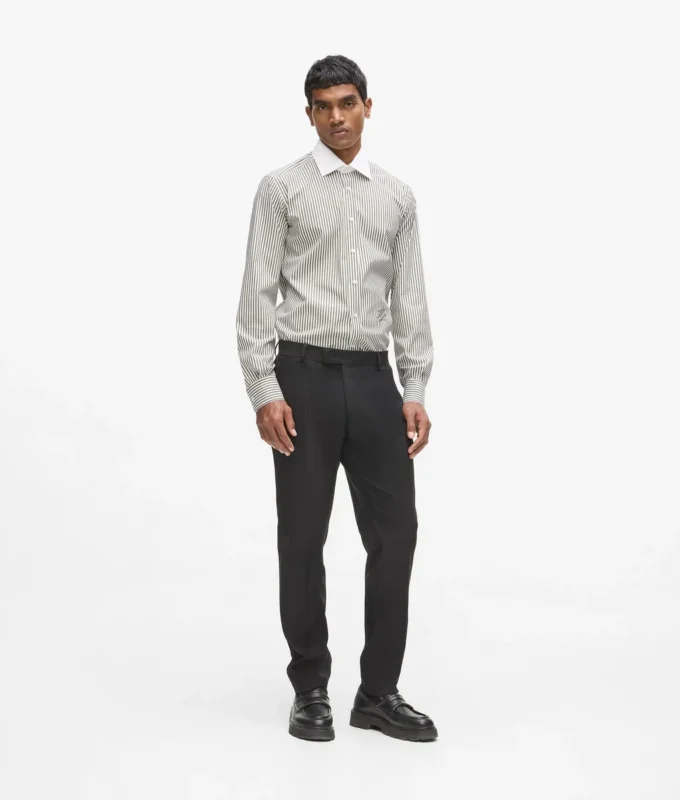 Chemise à rayures et col contrasté