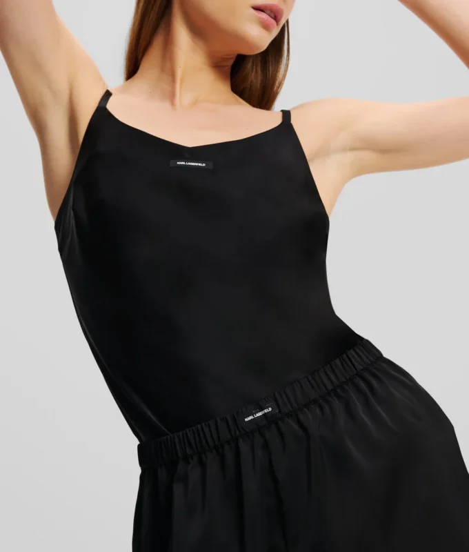 ENSEMBLE DE PYJAMA EN SATIN AVEC LOGO
