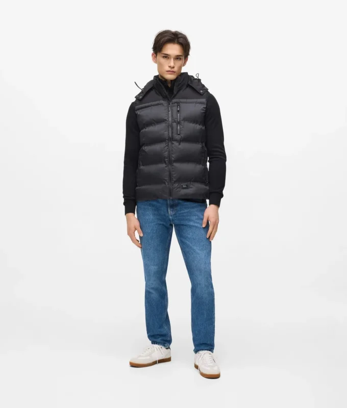 Gilet matelassé à capuche Gilet matelassé à capuche