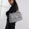 GRAND SAC À BANDOULIÈRE BRILLANT K/KUILT