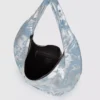 Grand sac hobo en denim brillant Grand sac hobo en denim brillant