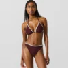 Haut de bikini triangle festonné Haut de bikini triangle festonné