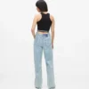 Jean décontracté à taille mi-haute et coutures apparentes Jean décontracté à taille mi-haute et coutures apparentes