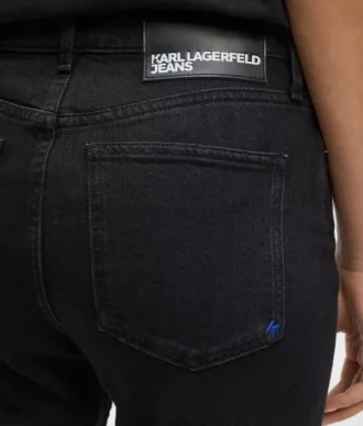 Jean mom