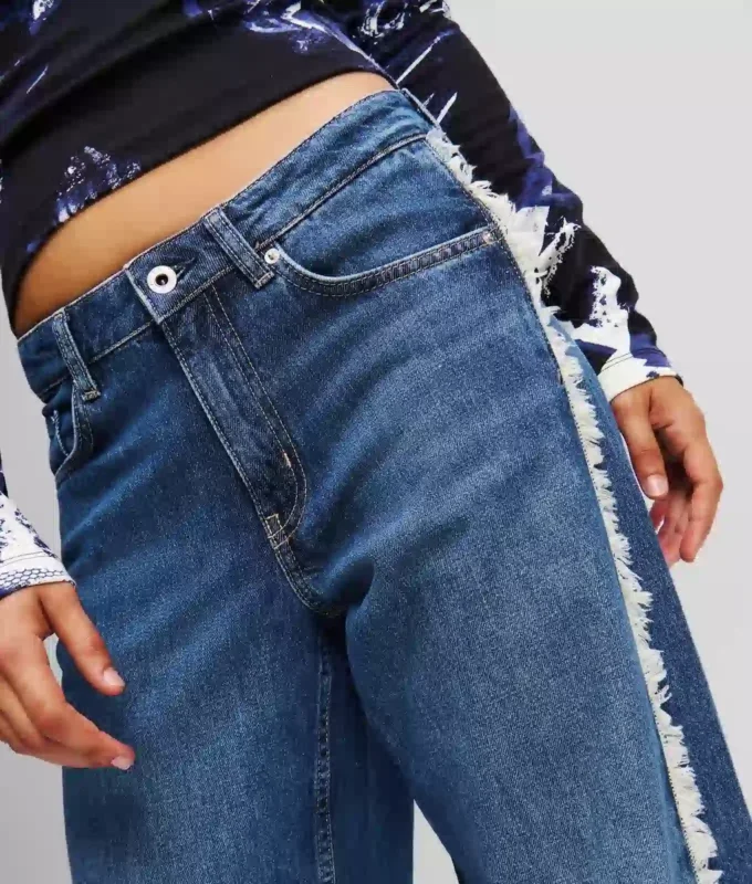 JEANS DÉCONTRACTÉS À TAILLE MOYENNE ET FRANGES JEANS DÉCONTRACTÉS À TAILLE MOYENNE ET FRANGES