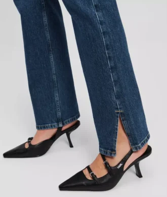 JEANS DROITS À TAILLE HAUTE ET OURLET FENDU