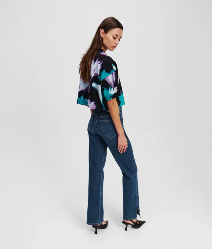 JEANS DROITS À TAILLE HAUTE ET OURLET FENDU JEANS DROITS À TAILLE HAUTE ET OURLET FENDU