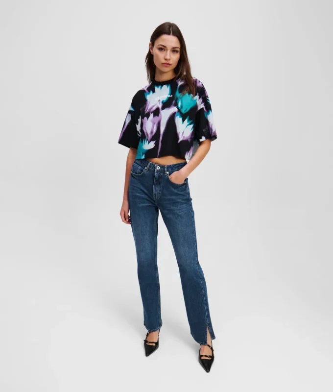 JEANS DROITS À TAILLE HAUTE ET OURLET FENDU JEANS DROITS À TAILLE HAUTE ET OURLET FENDU