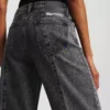 JEANS DÉTENDUS À TAILLE MOYENNE BICOLORES JEANS DÉTENDUS À TAILLE MOYENNE BICOLORES