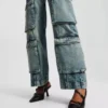 JEANS RELAX À TAILLE MOYENNE UTILITAIRES JEANS RELAX À TAILLE MOYENNE UTILITAIRES