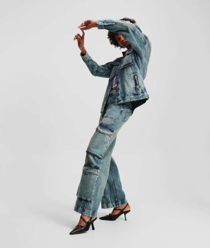 JEANS RELAX À TAILLE MOYENNE UTILITAIRES JEANS RELAX À TAILLE MOYENNE UTILITAIRES