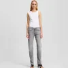 JEANS SLIM À TAILLE MOYENNE ET OURLET FENDU JEANS SLIM À TAILLE MOYENNE ET OURLET FENDU