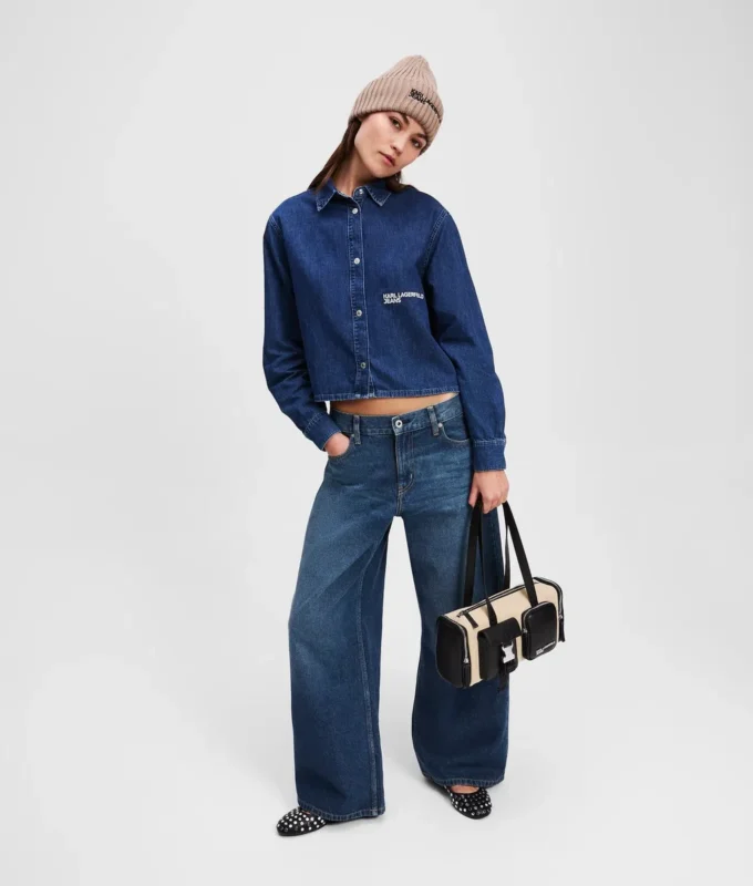 JEANS À TAILLE BASSE ET JAMBES LARGES JEANS À TAILLE BASSE ET JAMBES LARGES