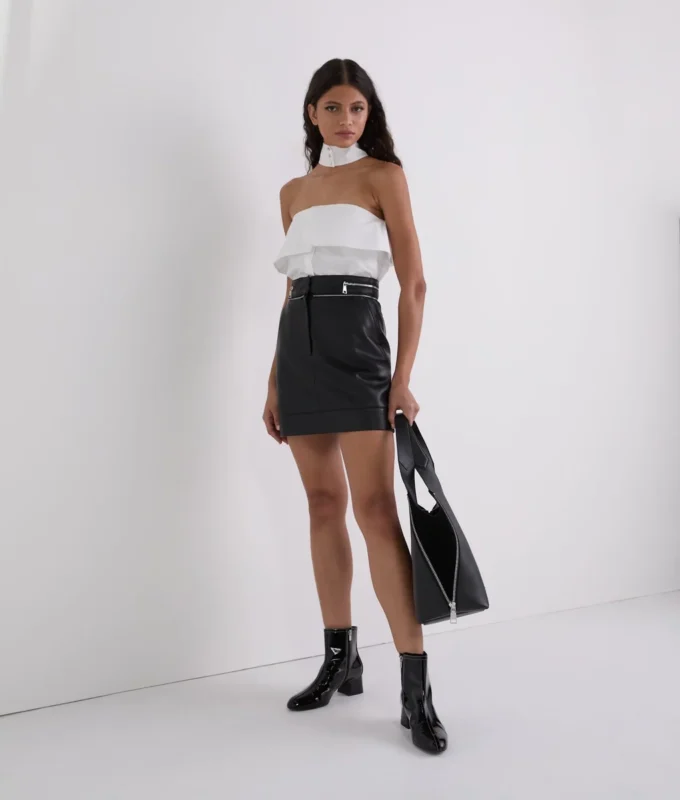 JUPE EN SIMILI-CUIR AVEC DÉTAIL ZIP