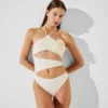 MAILLOT DE BAIN À ENCOLURE RAS DU COU ET MOTIFS FLORAUX MAILLOT DE BAIN À ENCOLURE RAS DU COU ET MOTIFS FLORAUX