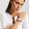 MONTRE ORNÉE DE CRISTAUX MONTRE ORNÉE DE CRISTAUX