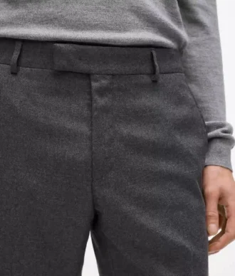 Pantalon ajusté à jambes droites