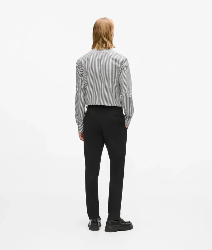 Pantalon classique ajusté Pantalon classique ajusté