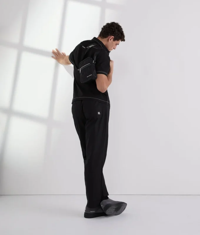PANTALON À COUTURES CONTRASTÉES