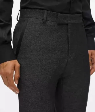 Pantalon à détails en satin