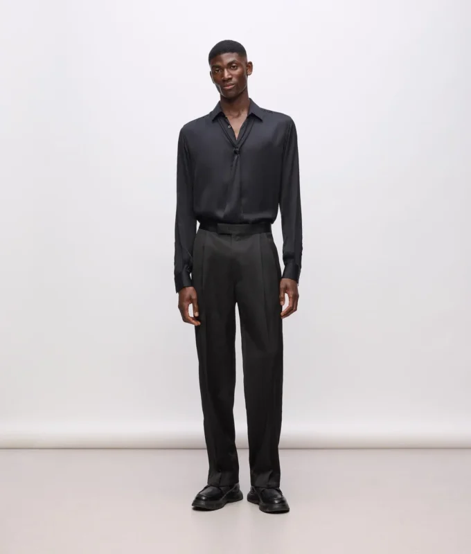 Pantalon KL Studio avec détails en satin Pantalon KL Studio avec détails en satin