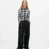 Pantalon large ajusté Pantalon large ajusté